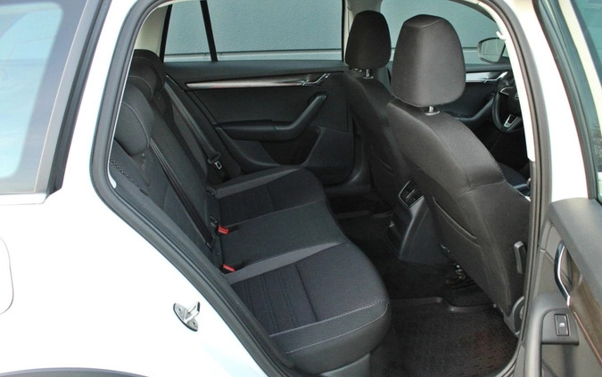 Skoda Octavia cena 94500 przebieg: 109573, rok produkcji 2019 z Zator małe 704